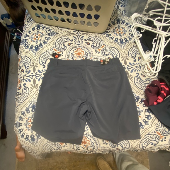Under Armor golf shorts - Picture 3 of 3